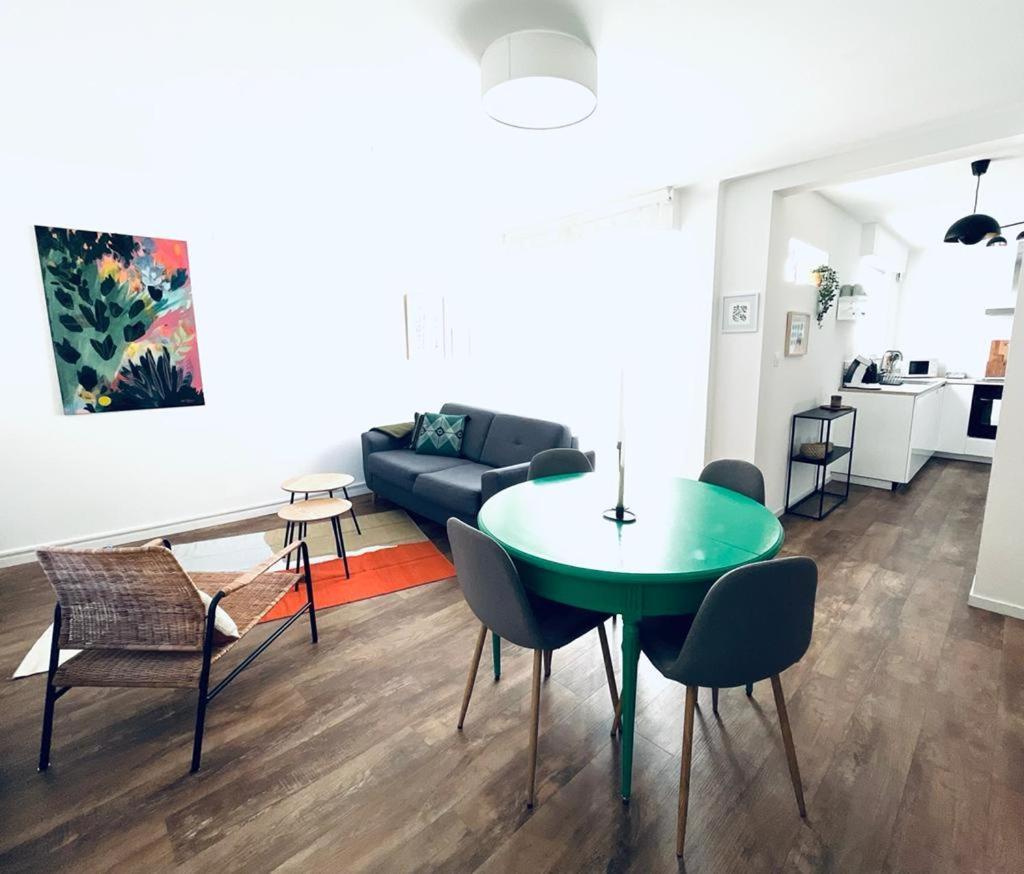 Au Perron Avec Garage Et Balcon A Ribeauville Екстериор снимка